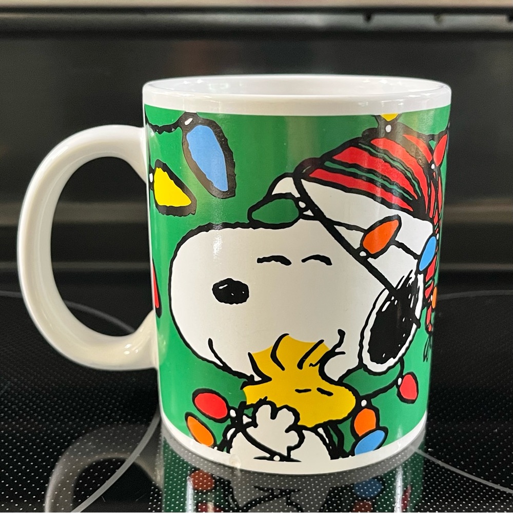 Snoopy and Woodstock Christmas Mug with Tree Lights